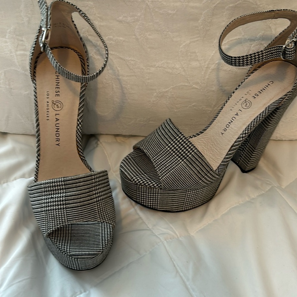 Chinese Laundry platform houndstooth shoes